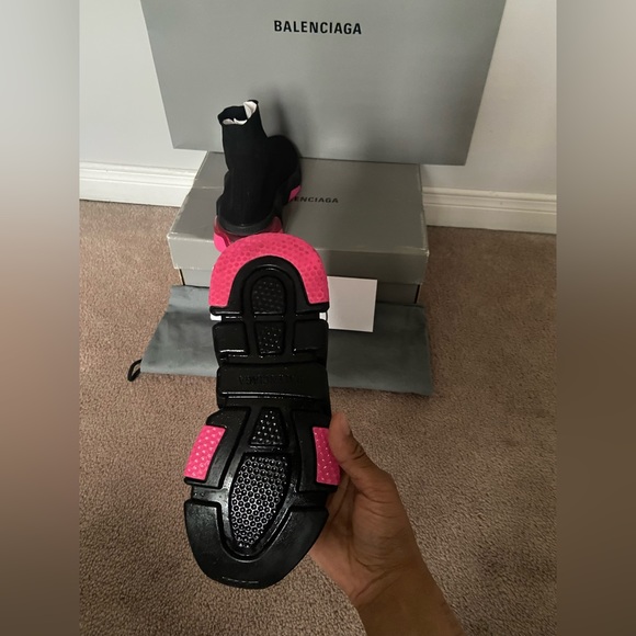 Balenciaga Speed Runner - Women’s size 35 (5USD) - Picture 6 of 6